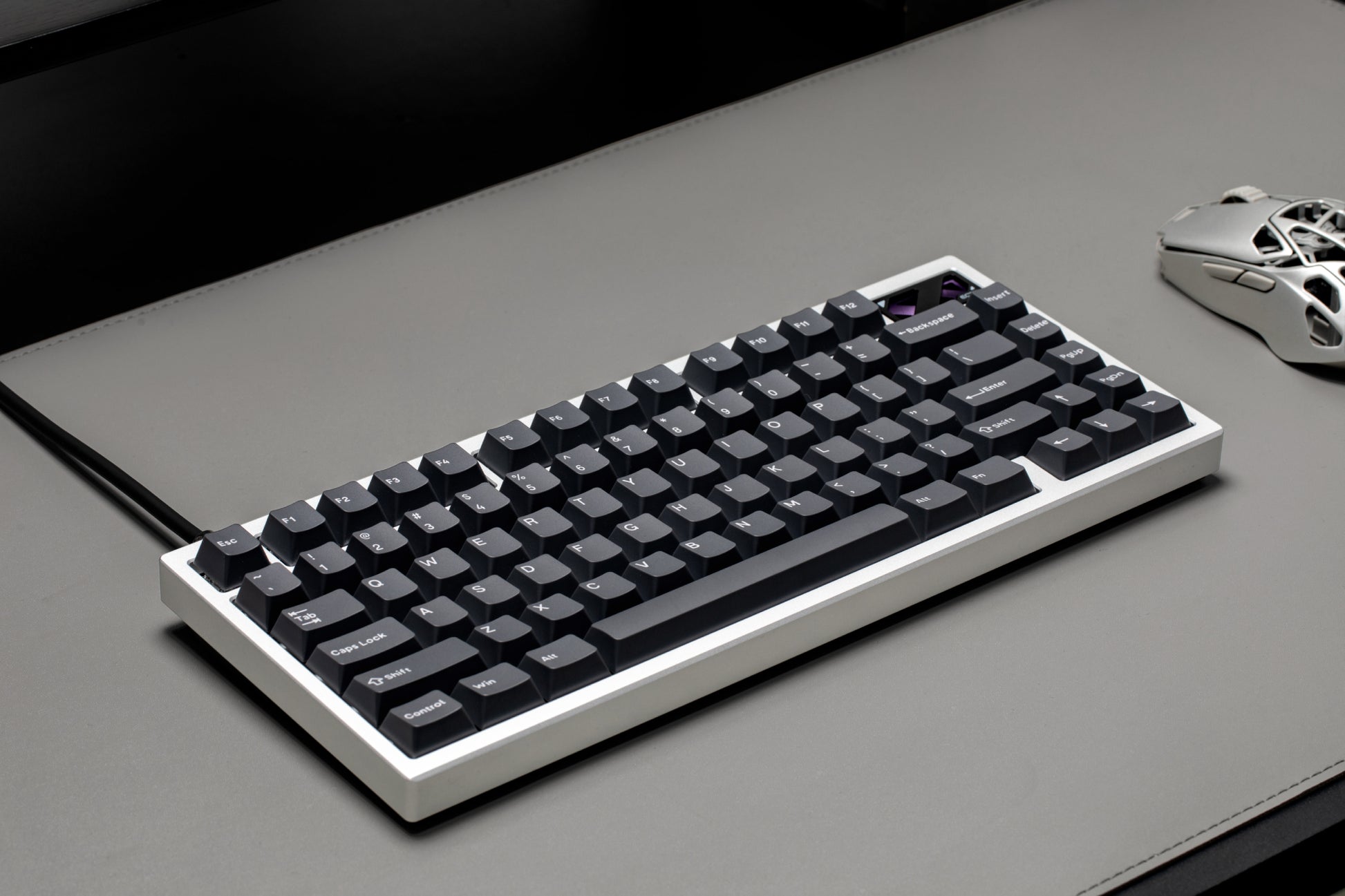 IQUNIX EC75 Shadowblade magnetic gaming keyboard