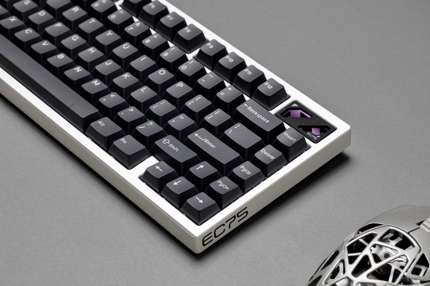 IQUNIX EC75 75% gaming keyboard aluminum top case