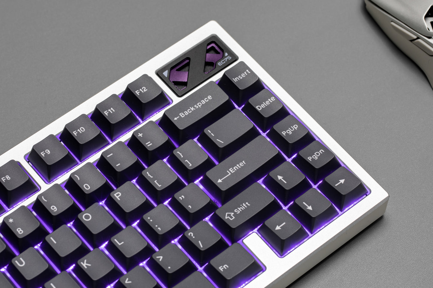 IQUNIX EC75 gasket mount keyboard internal structure